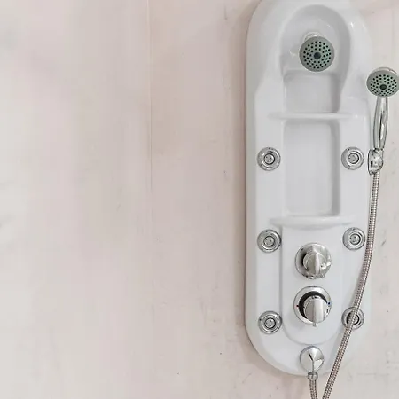 Guestready - Red Stripes Porto