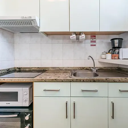 Apartment Guestready - Red Stripes