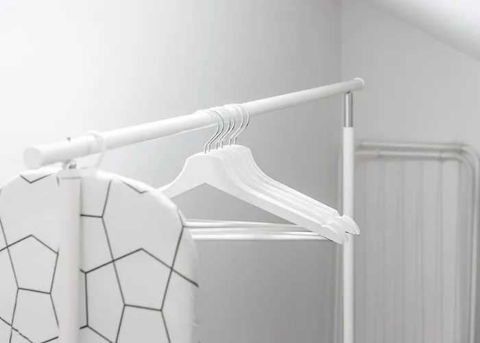 Guestready - Red Stripes Lägenhet