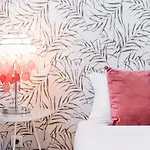 Guestready - Red Stripes Daire Porto
