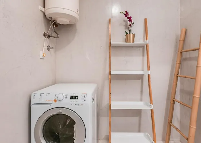 Guestready - Red Stripes شقة