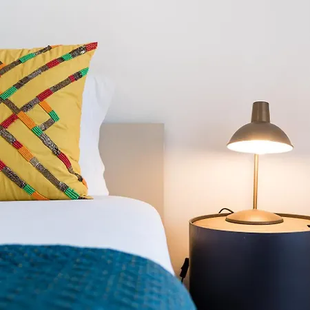 Guestready - Red Stripes * Porto