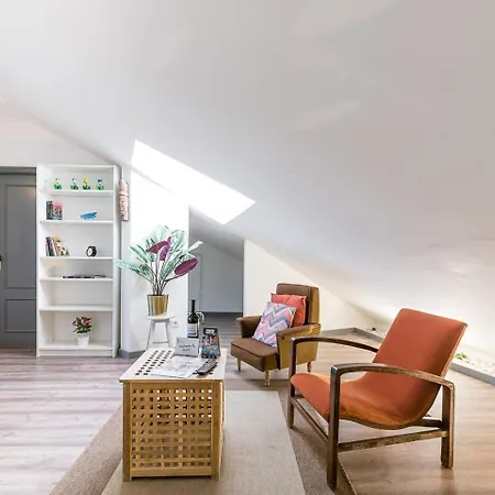 Apartment Guestready - Red Stripes