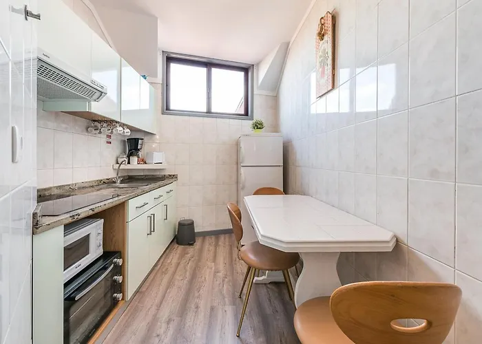 Apartament Guestready - Red Stripes *